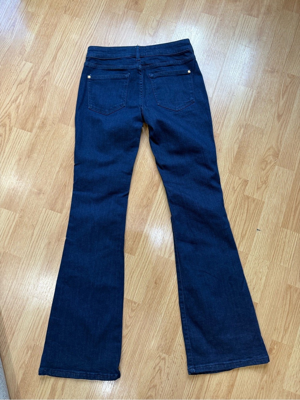 Pilcro The Icon Low-Rise Flare Jeans Dark Wash Size 25 - Picture 8 of 15